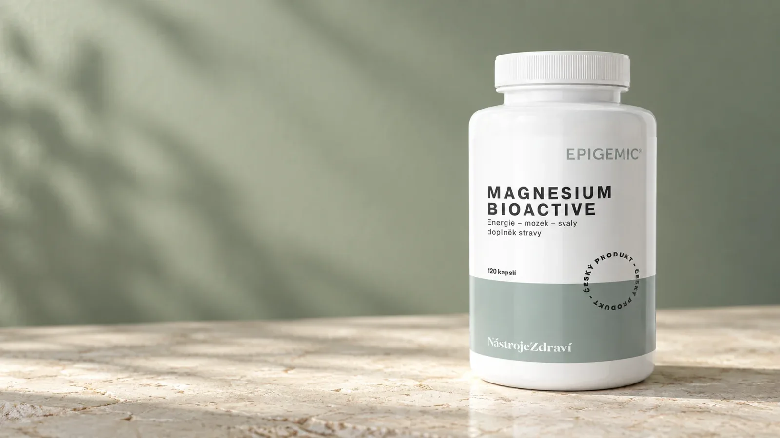 Balenie Magnesium BioActive Epigemic so 120 kapsulami na svetlom kamennom stole